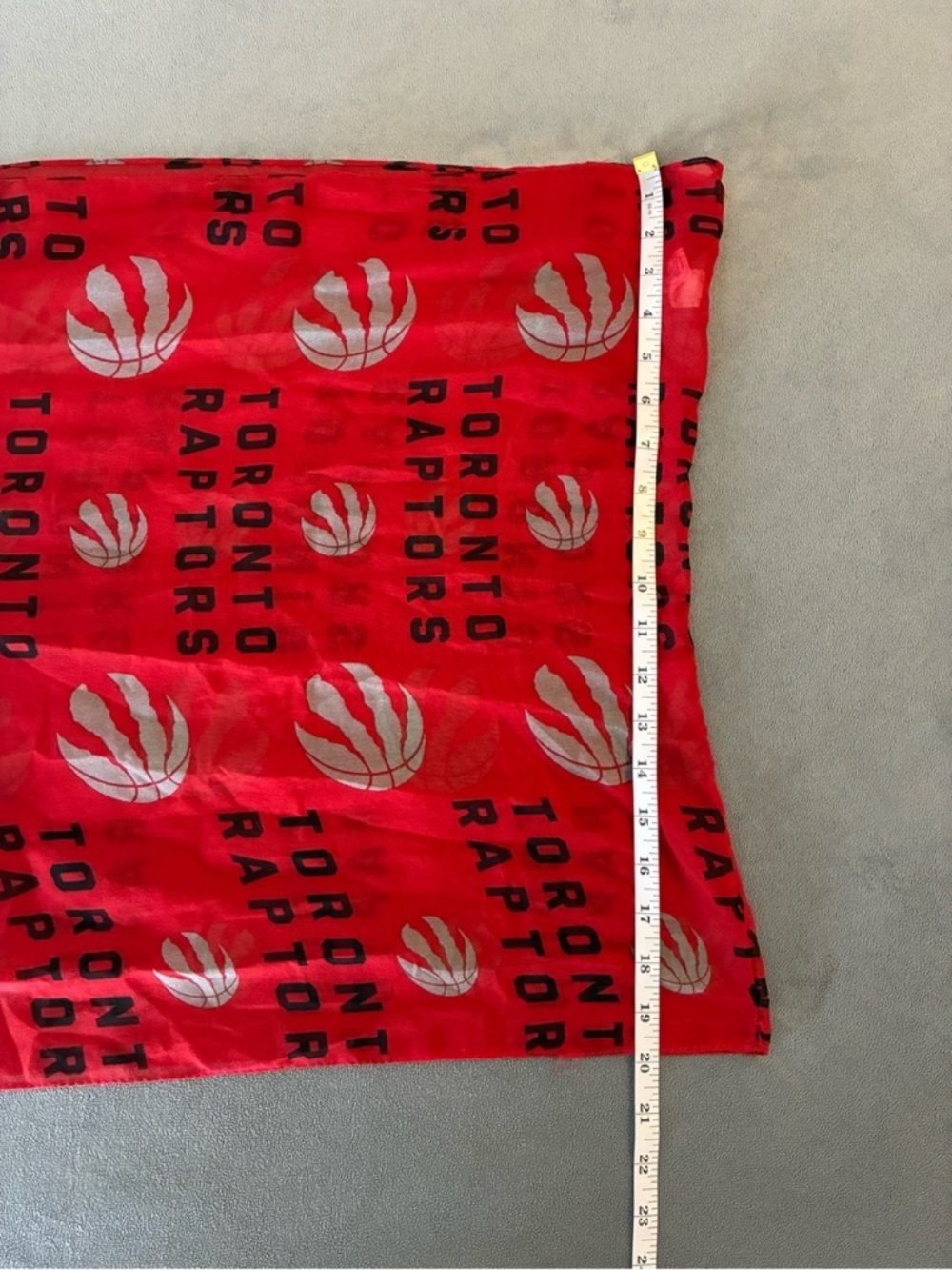 Red Toronto Raptors Logo Infinity Scarf - Picture 7 of 8